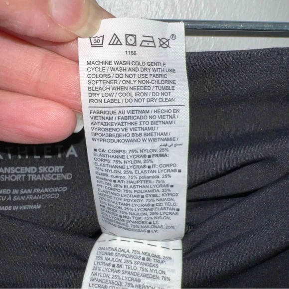 Athleta Transcend Skort Plus Size Layered Skirt With Shorts Black Size XXL EUC - Picture 9 of 14